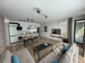 Platinum Luxury Industrial 3 Room Unit Center FreePark